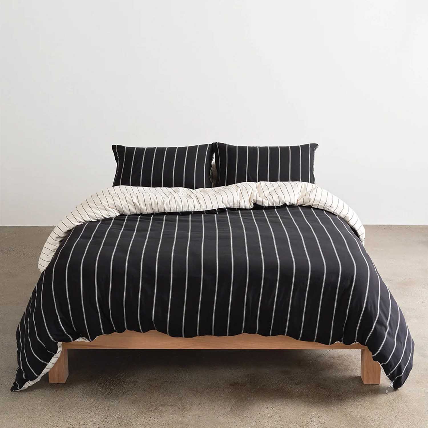 HOMMEY. Quilt Cover - Ink / Snow